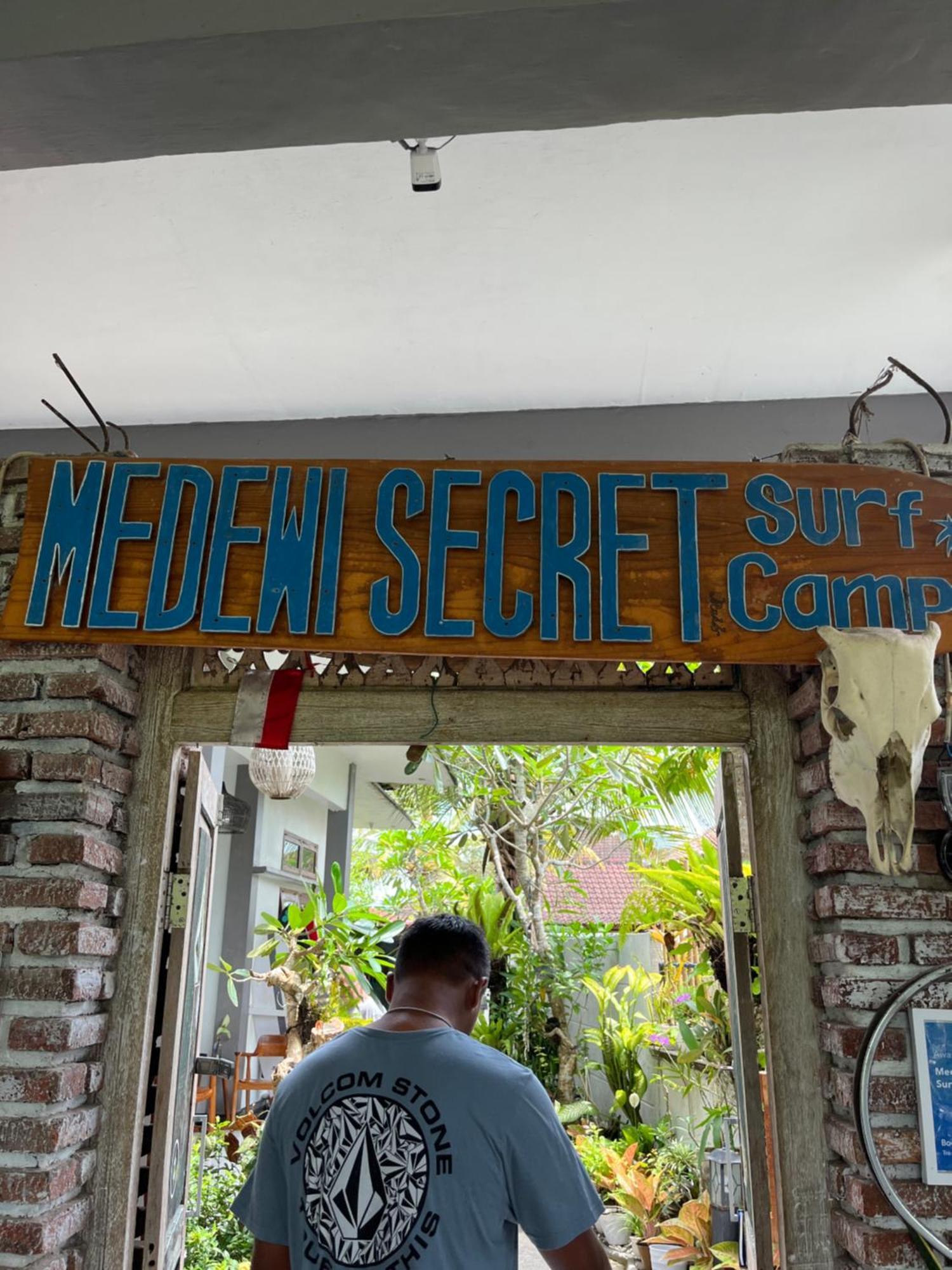 מלון פולוקאן Medewi Secret Surfcamp מראה חיצוני תמונה