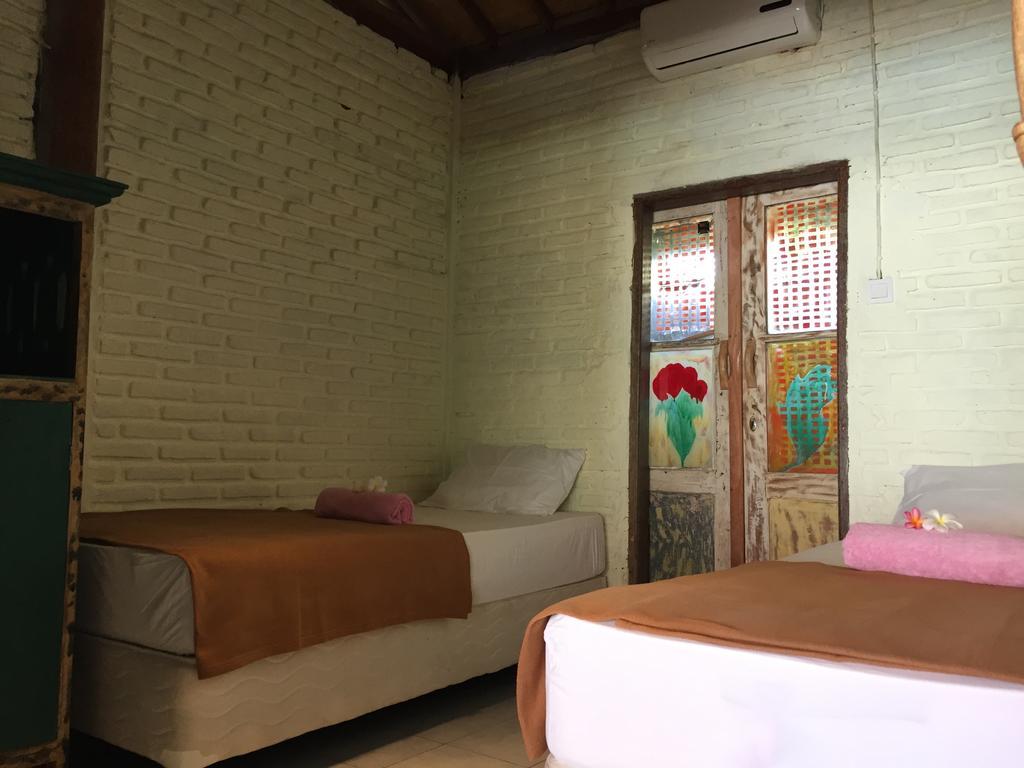 מלון פולוקאן Medewi Secret Surfcamp מראה חיצוני תמונה
